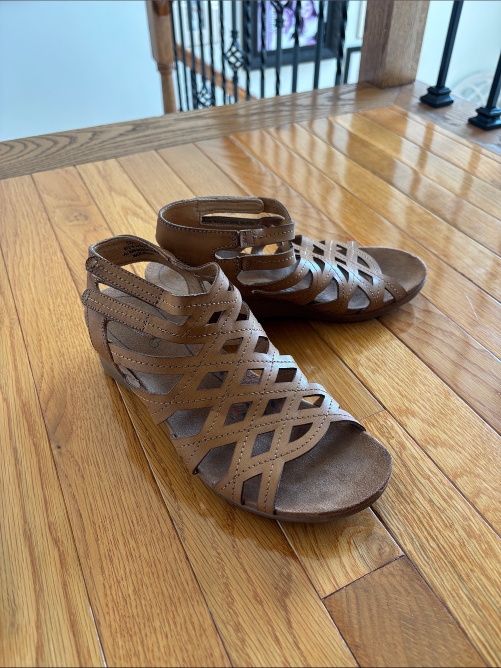 Baretraps Women’s Brown Strappy Wedge Sandals
